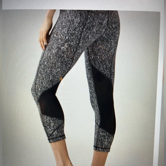 Lululemon Pace Rival Crop Pants Leggings Size 4 Jacquard Black White Pockets - Picture 8 of 8